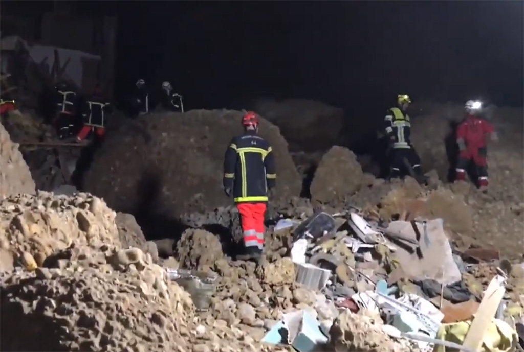 Alpes-de-Haute-Provence : Un rocher de 3000 m3 s'effondre sur des maisons, au moins 2 blessés