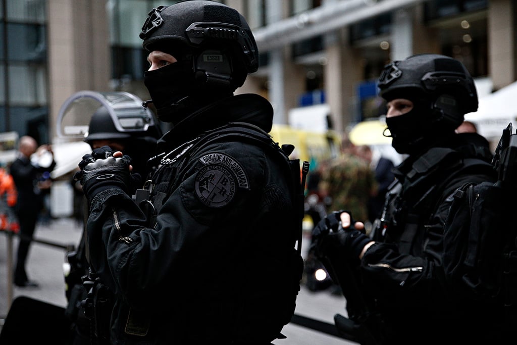Paris : Retranché dans son appartement, il ouvre le feu sur les policiers de la BRI