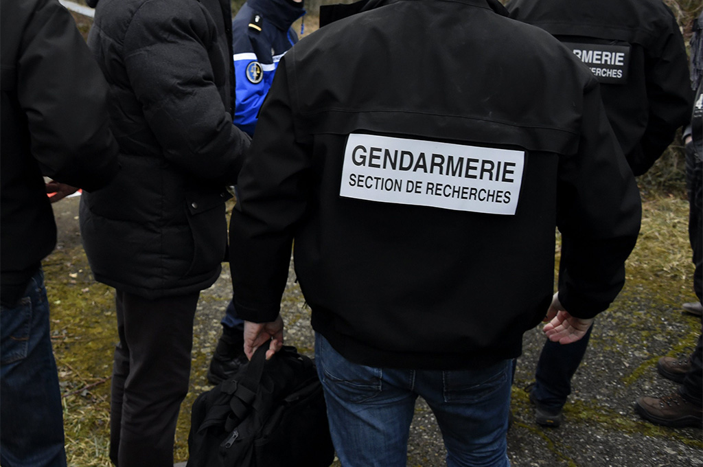 Prise d'otages et extorsion près de Lyon : des malfaiteurs armés se font remettre des métaux précieux