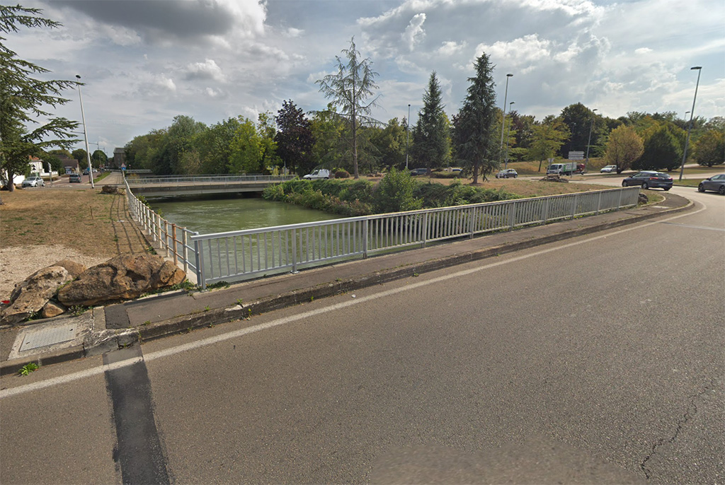 Troyes : Leur voiture termine sa course dans le canal, trois jeunes de 18 et 19 ans tués