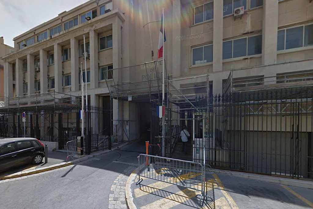 Marseille : Une soixantaine d'individus tentent de s'en prendre à l’hôtel de police après l’affaire du braqueur tué