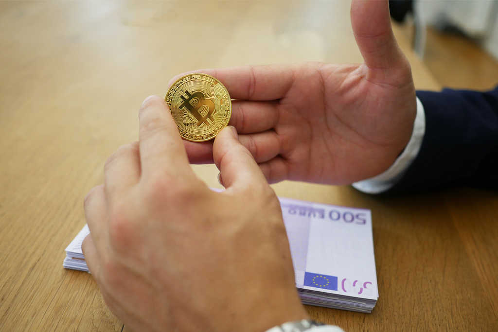 Un trafiquant de drogue perd ses codes d'accès à plus de 53 millions d'euros en bitcoins