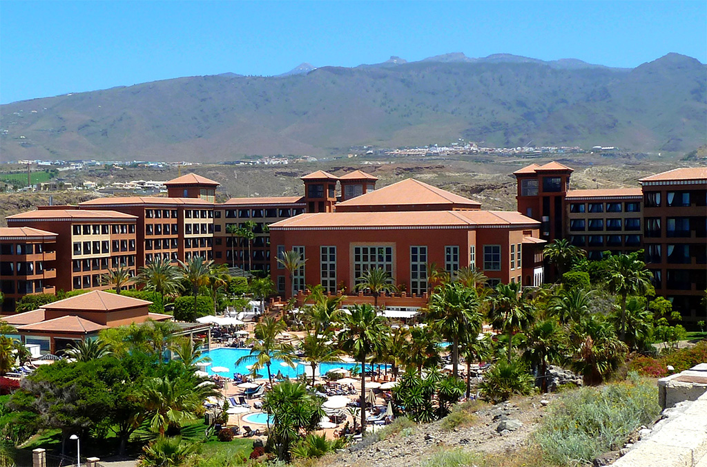 Coronavirus : Des centaines de touristes confinés dans un hôtel à Tenerife après la découverte d'un cas suspect