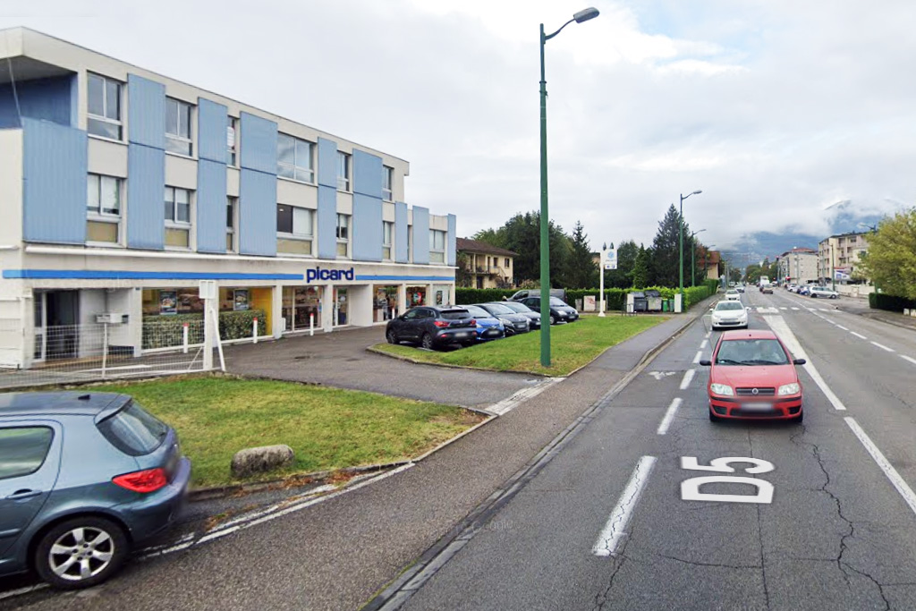 Isère : Il fuit un contrôle de gendarmerie et percute une voiture, 2 blessés dont un entre la vie et la mort