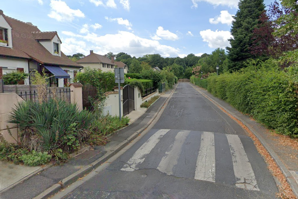 Val-de-Marne : 4 malfaiteurs attaquent un couple à son domicile, le dépouillent et s'enfuient avec sa voiture