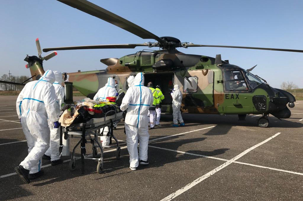 Coronavirus : 2 premiers patients français évacués vers un hôpital allemand par hélicoptère militaire