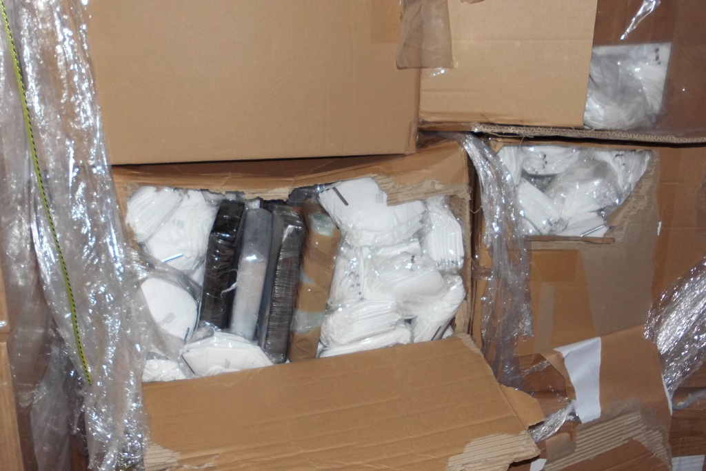 La cargaison de masques de protection respiratoire cachait 14 kg de cocaïne, dans le tunnel sous la Manche