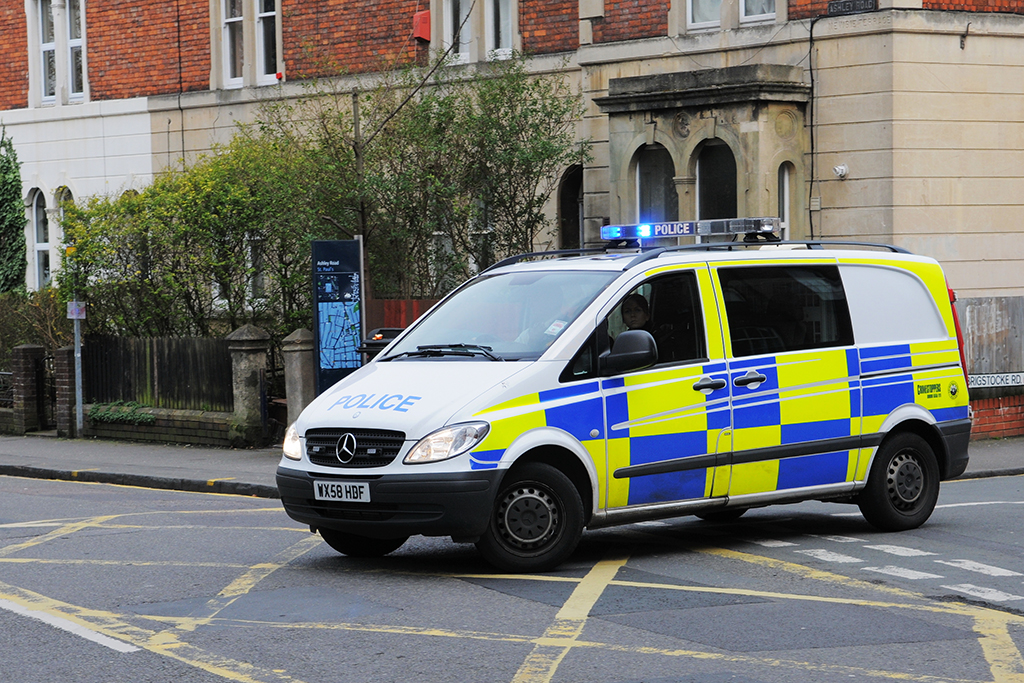 Royaume-Uni : Une femme accouche pendant une course-poursuite avec la police
