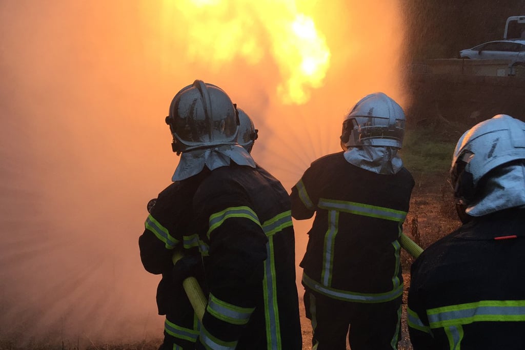 Hérault : Trois pompiers blessés, l'un grièvement, lors d'une intervention sur un incendie