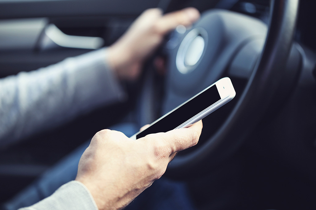 L'utilisation du téléphone au volant pourra désormais entraîner la suspension du permis de conduire