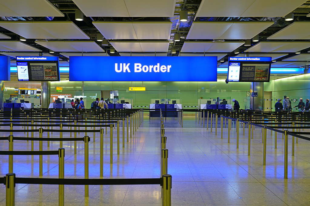 Coronavirus : Le Royaume-Uni va imposer une quarantaine de 14 jours aux voyageurs arrivant de l'étranger