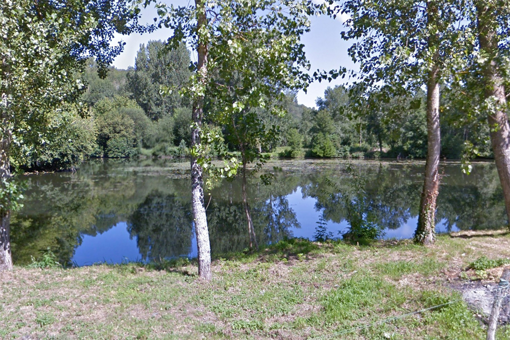 Dordogne : Le petit bateau de la famille se retourne sur la rivière, une femme enceinte meurt noyée