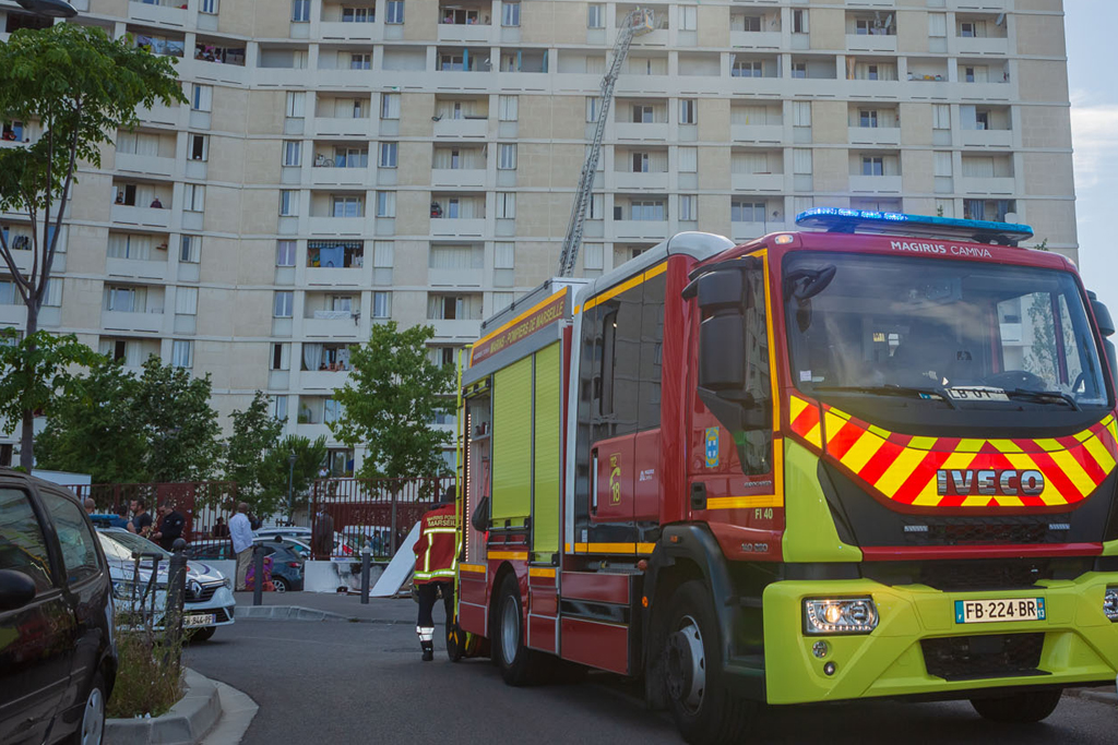Marseille : Un adolescent mis en examen après un incendie qui a fait 3 morts dans un immeuble