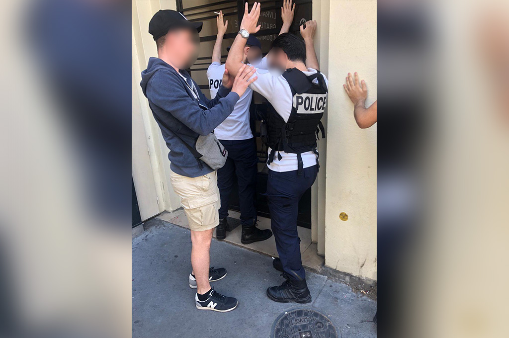 3 faux policiers arrêtés à Paris : ils s'apprêtaient à procéder à une interpellation raciste pour un tournage sauvage