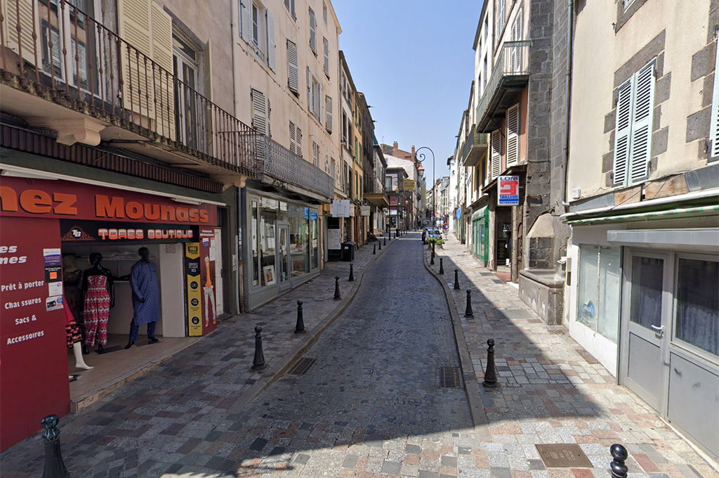 Clermont-Ferrand : Armé d'un couteau, il menace et agresse des passants en hurlant «Allah Akbar»