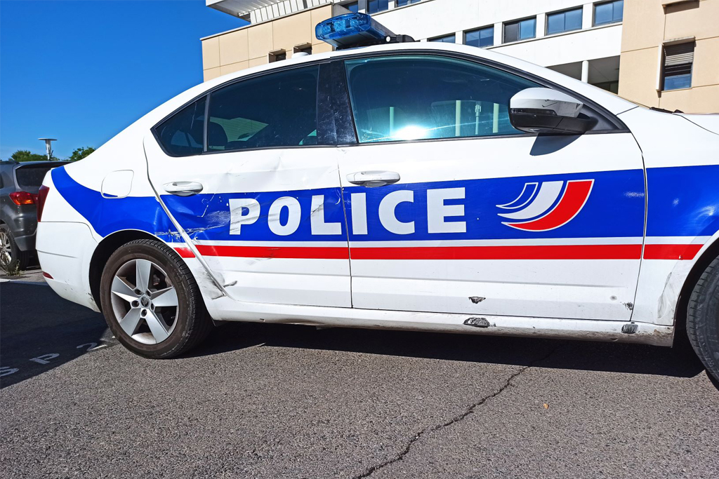 Course-poursuite à 200 km/h sur l'A9 dans l'Hérault : un péage forcé, un policier blessé et 2 hommes interpellés