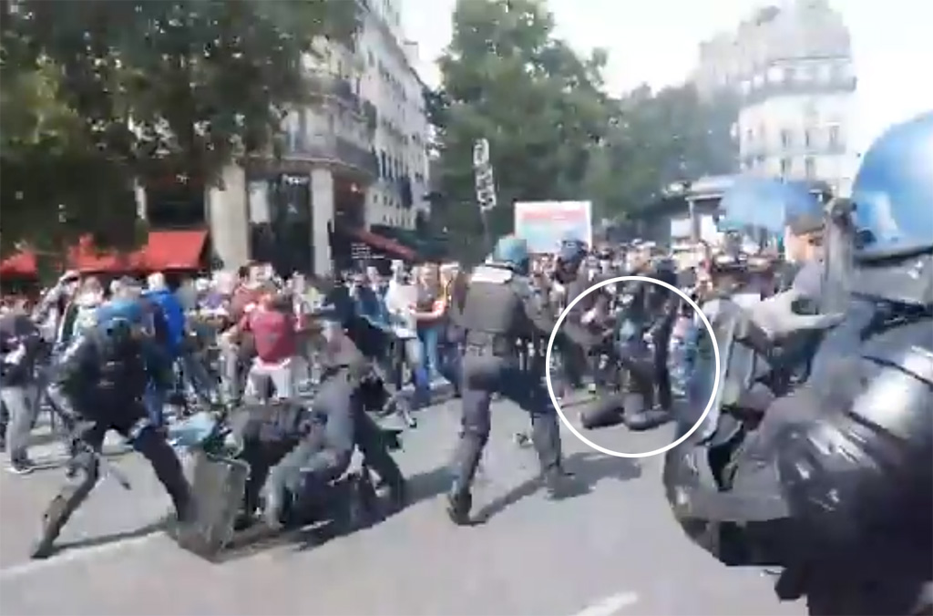 Manifestation du 14-juillet à Paris : des gendarmes agressés, l'un a été violemment frappé