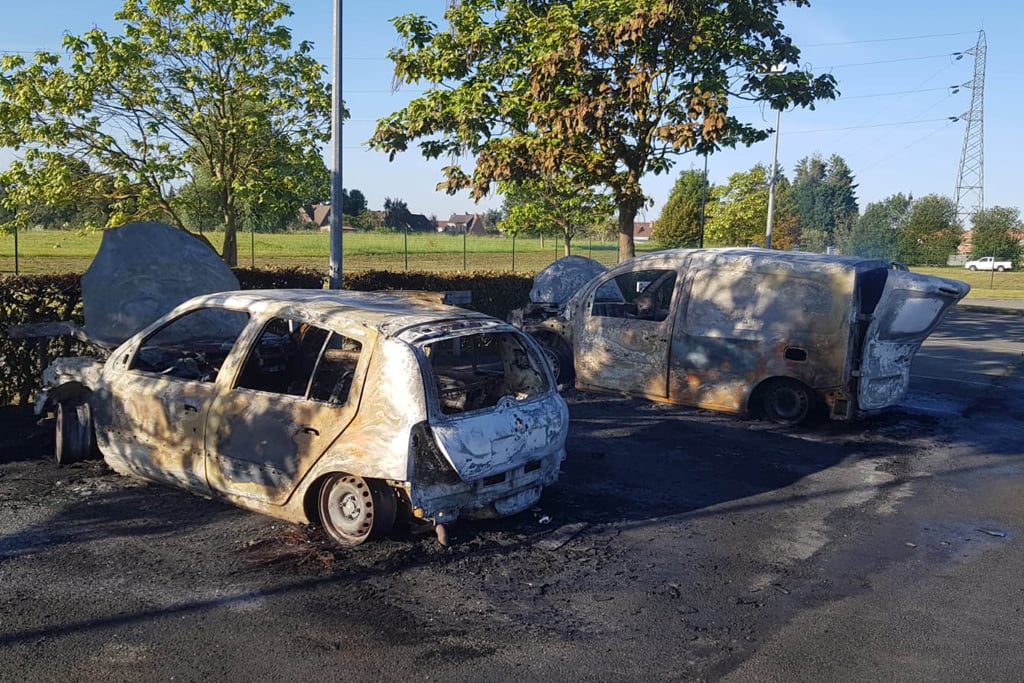 Sequedin : Une voiture-bélier enfonce la clôture du parking de la prison, 7 véhicules incendiés aux cocktails Molotov