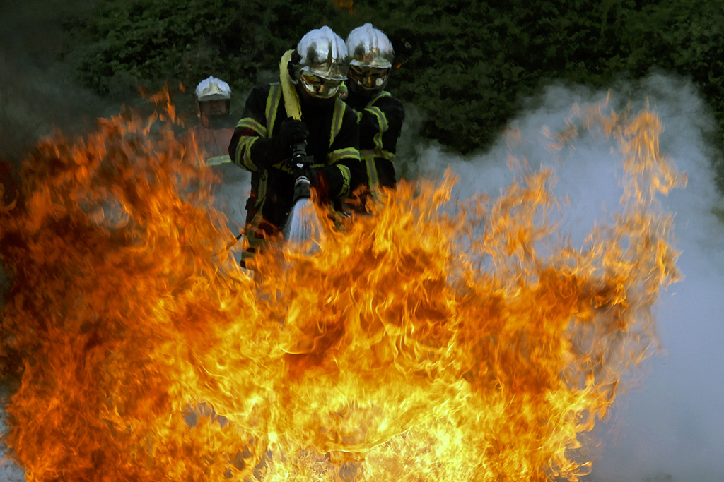 Gironde : Des pompiers blessés lors d'une attaque au mortier d'artifice au cours d'une intervention à Floirac