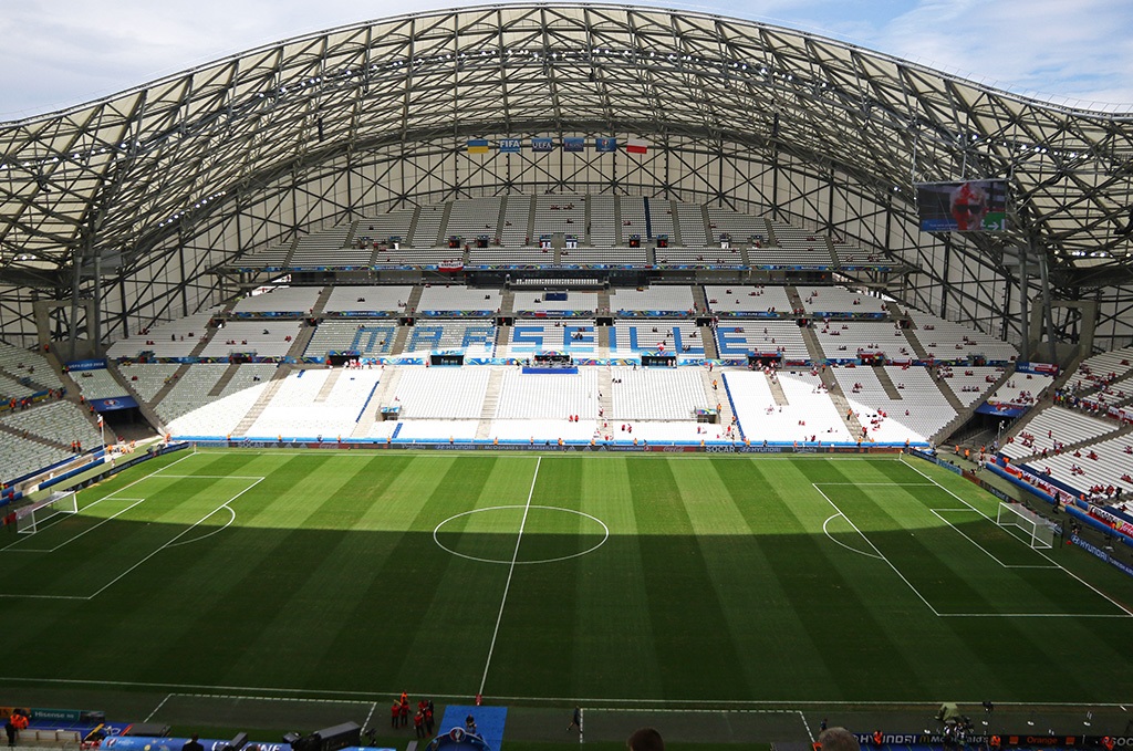 Covid-19 : Des joueurs testés positifs à Marseille, le match de reprise de la Ligue 1 OM - Saint Étienne reporté