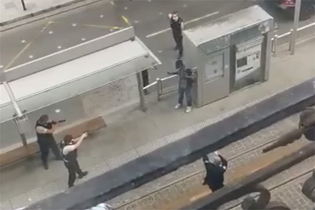 Bordeaux : Un homme qui tenait un pistolet airsoft en main en pleine rue interpellé par la police