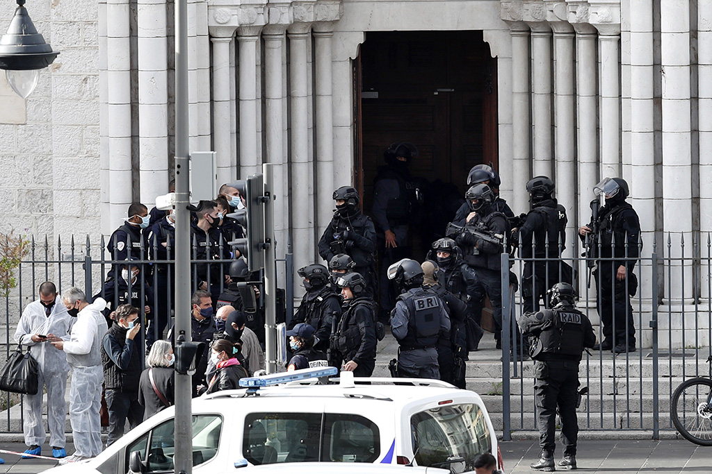 Attentat à la Basilique de Nice : trois morts, l'assaillant neutralisé par balles par la police