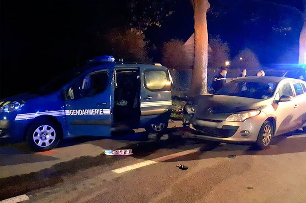 Trois gendarmes blessés par un automobiliste qui a percuté leur véhicule près de Caen