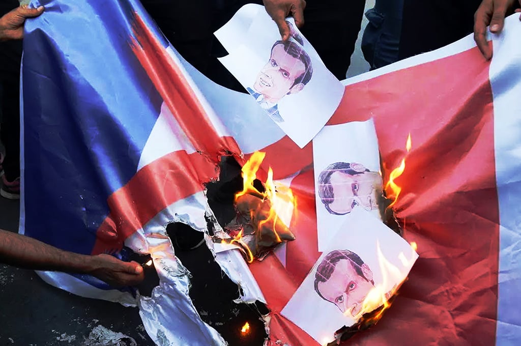Al-Qaïda appelle à tuer toute personne qui insulte le prophète et menace Emmanuel Macron