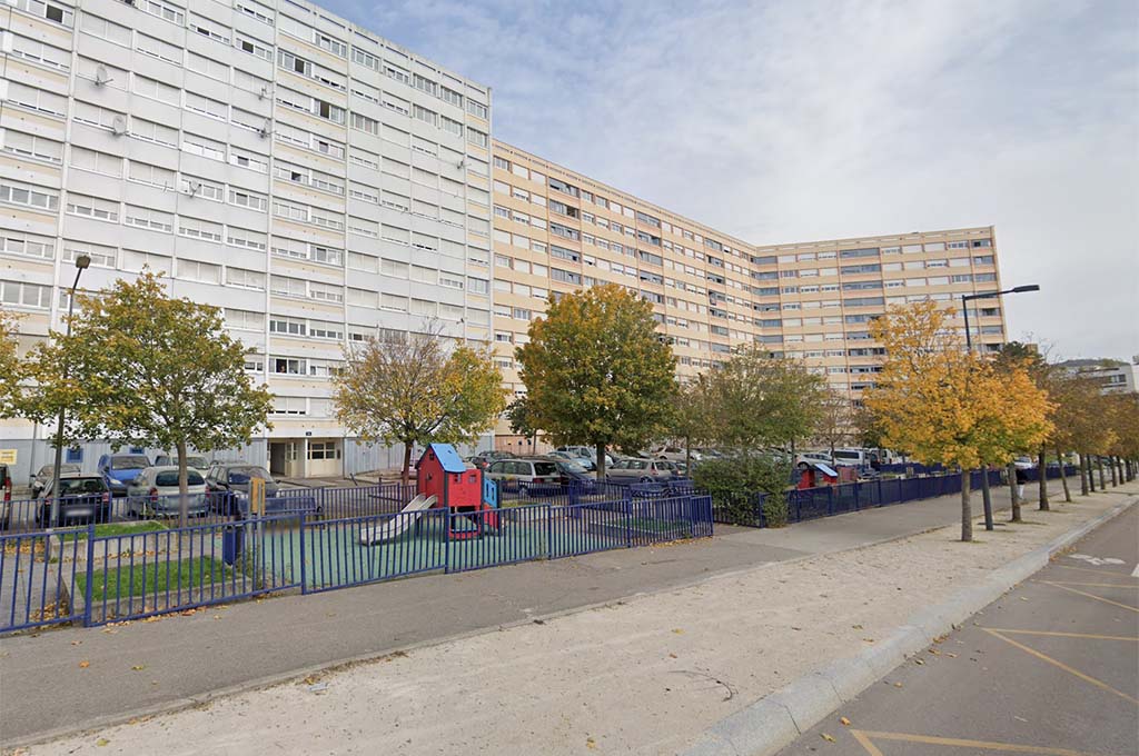 Besançon : Un homme criblé de balles alors qu'il se trouvait derrière la porte de son appartement