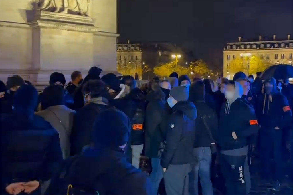 Paris : Des policiers convoqués en vue d'une sanction après le rassemblement à l'Arc de Triomphe