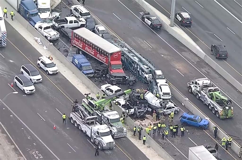 Au moins 6 morts et 65 blessés dans un carambolage géant au Texas impliquant plus de 130 véhicules