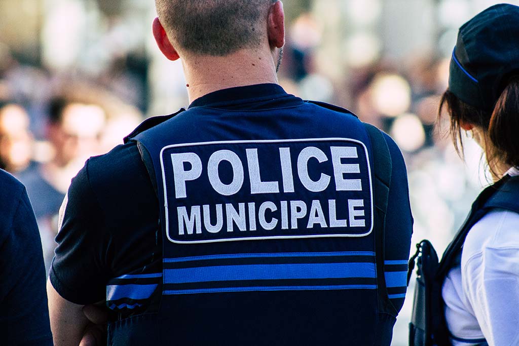 Indre-et-Loire : Un policier municipal de Monts se suicide avec son arme de service