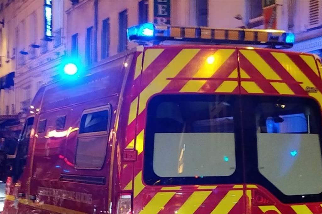 Lyon : Le cambrioleur brise la vitrine d'un salon de coiffure, se blesse et appelle les pompiers