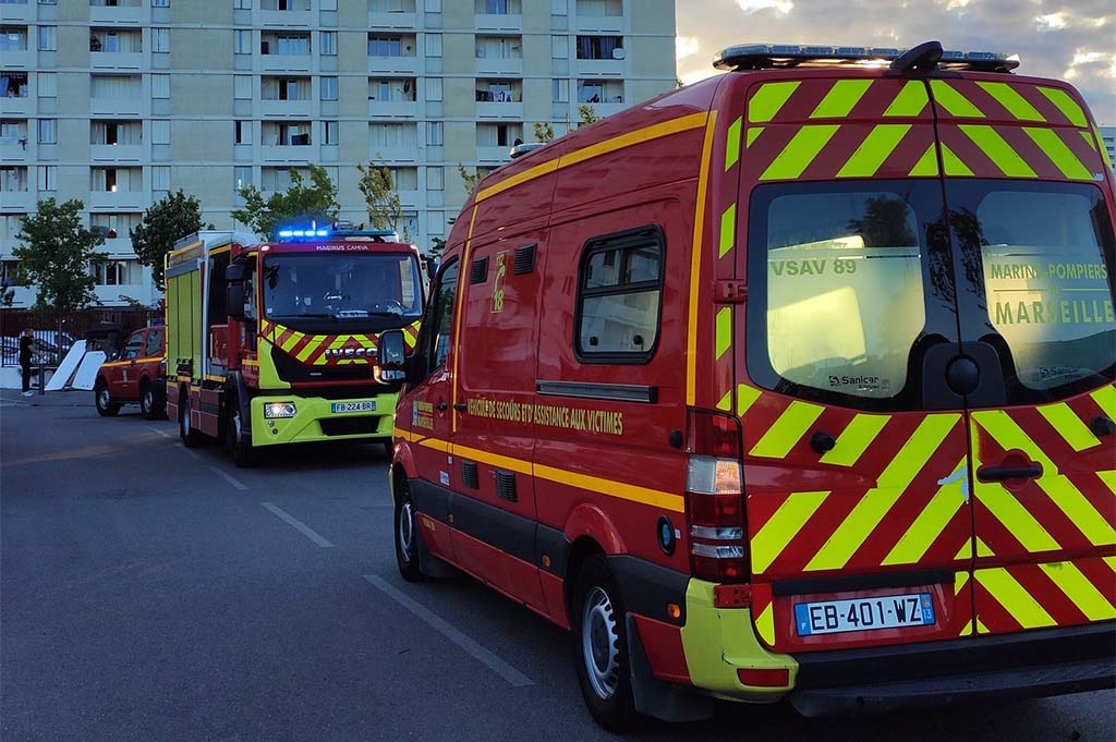 Marseille : Une femme fait une chute mortelle du 19e étage alors que son appartement est en feu