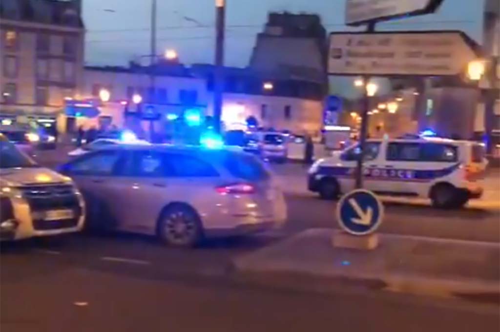 Saint-Denis : Un homme tué à l'arme blanche en pleine rue, un suspect en garde à vue