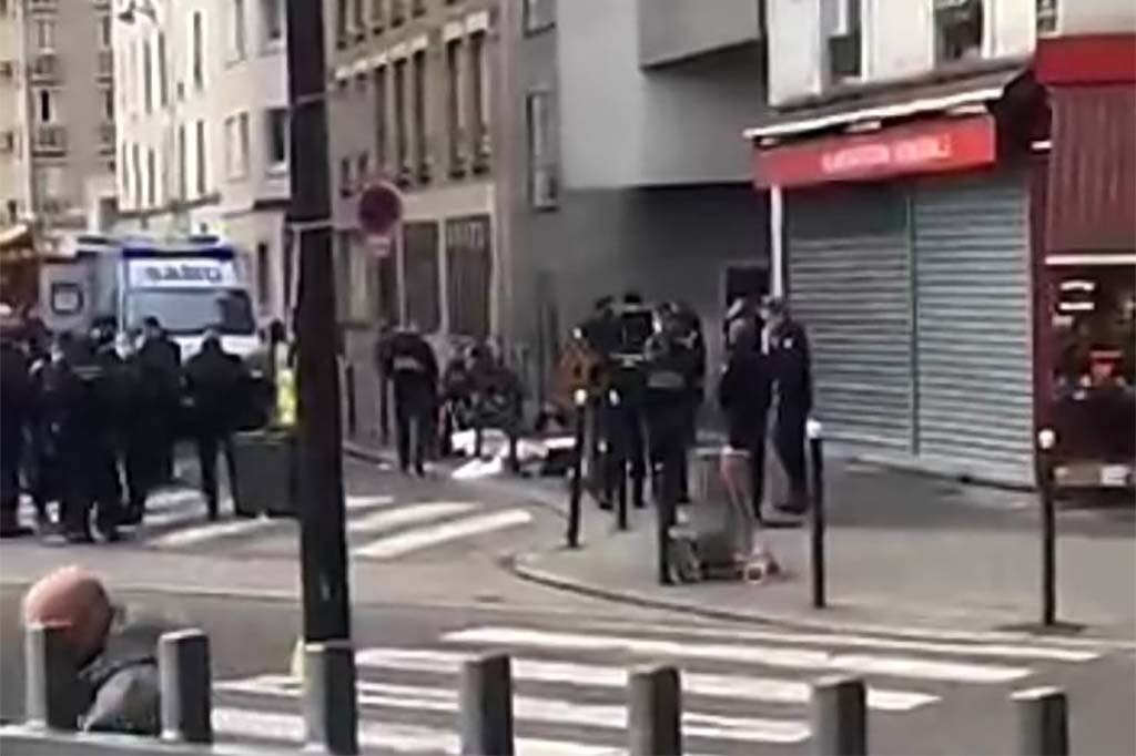 Paris : Un homme armé d'un couteau tente de poignarder un policier qui ouvre le feu et le tue