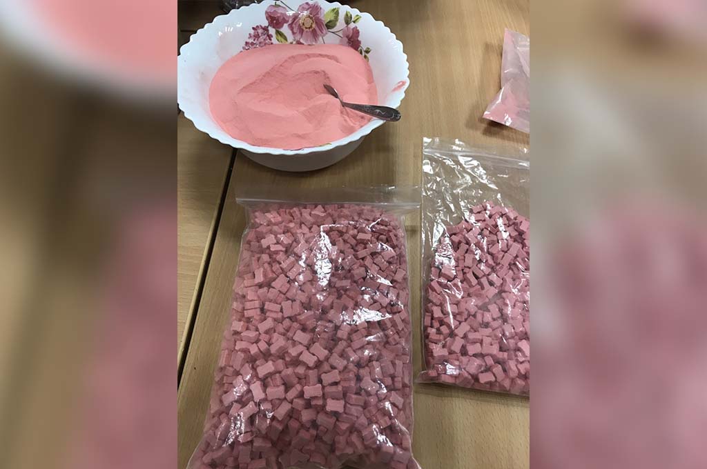 Saint-Ouen : La police saisit 25 kilos d'ecstasy chez un receleur de téléphones