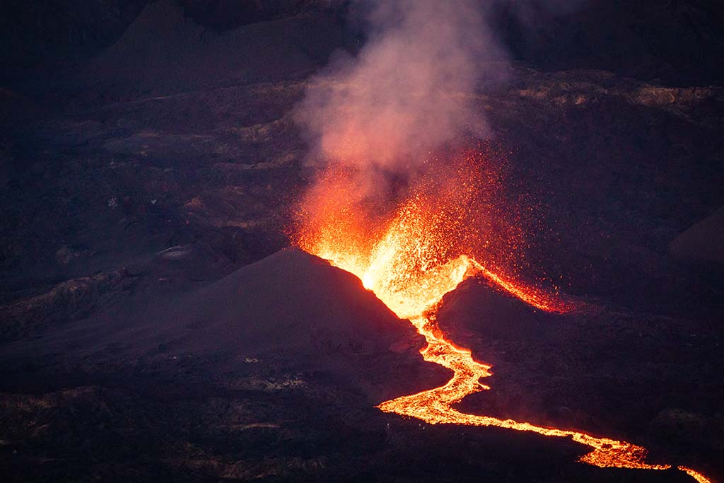 La Réunion : Deux jeunes randonneurs retrouvés morts près du volcan