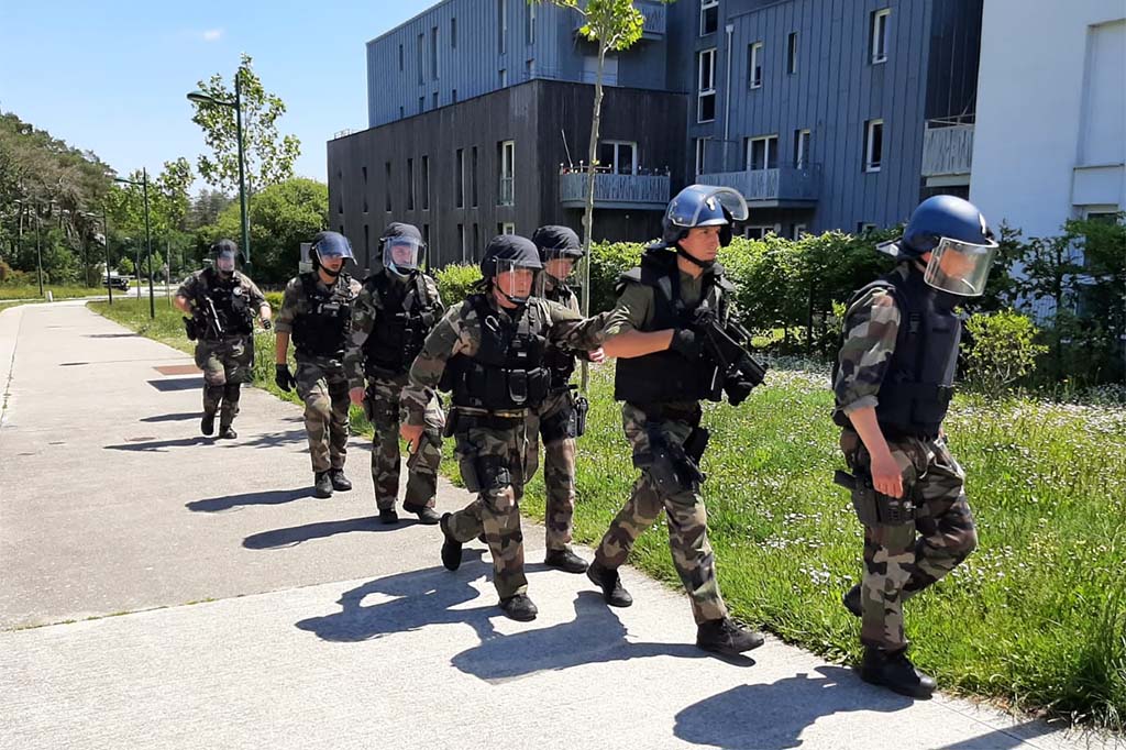 Policière attaquée à La Chapelle-sur-Erdre : l'assaillant était connu pour sa radicalisation et sa schizophrénie