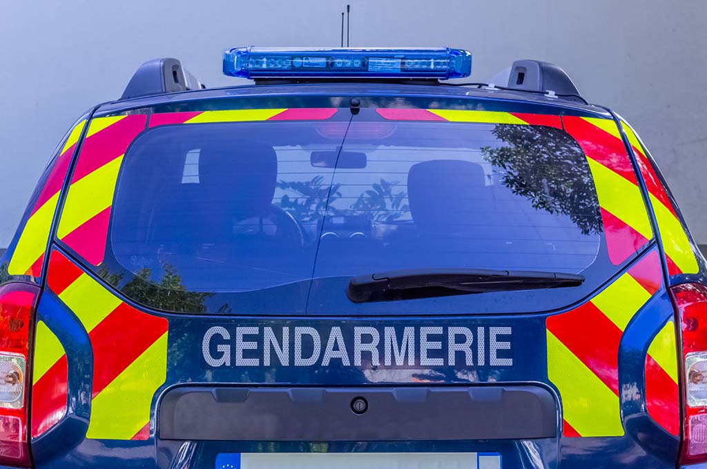 Haute-Savoie : Ils attaquent un distributeur à billets et blessent deux gendarmes dans leur fuite