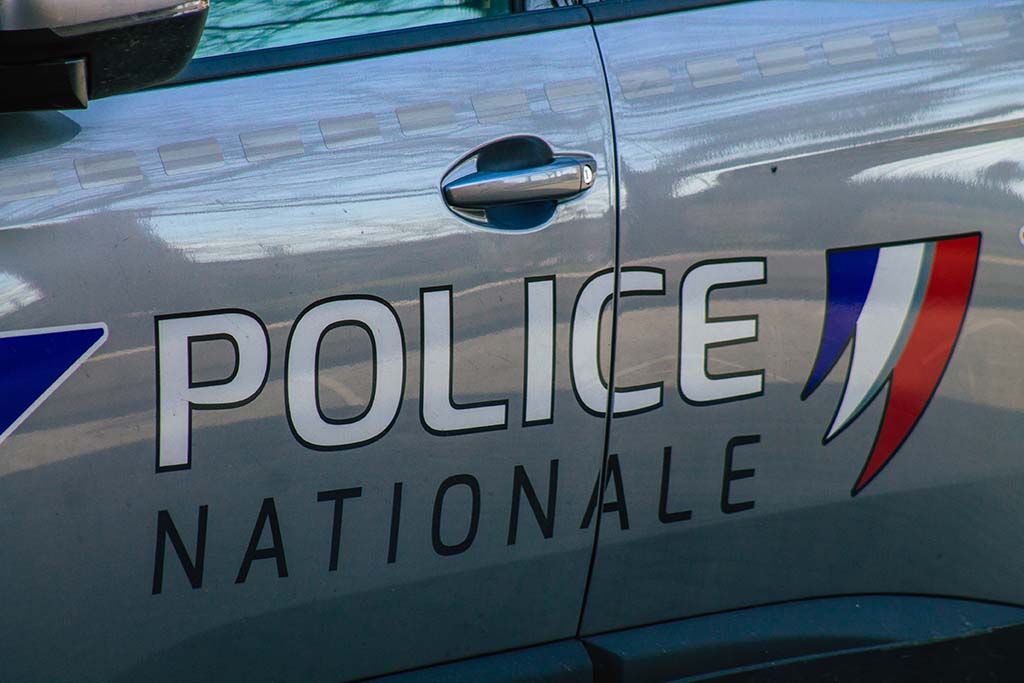 Paris : Les policiers ouvrent le feu lors d'un refus d'obtempérer, deux blessés graves