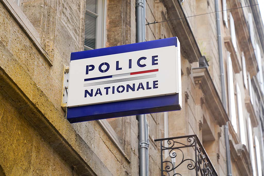 Charente : Un homme de 77 ans surpris en train de violer une ado de 13 ans dans sa voiture