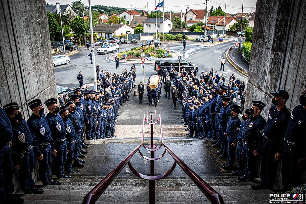 Essonne : Le climat délétère dans le service du policier Stéphane P. est-il à l'origine de son suicide ?