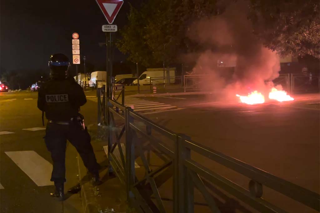 Cinquième nuit de violences urbaines à Corbeil-Essonnes : deux policiers blessés et quatre interpellés