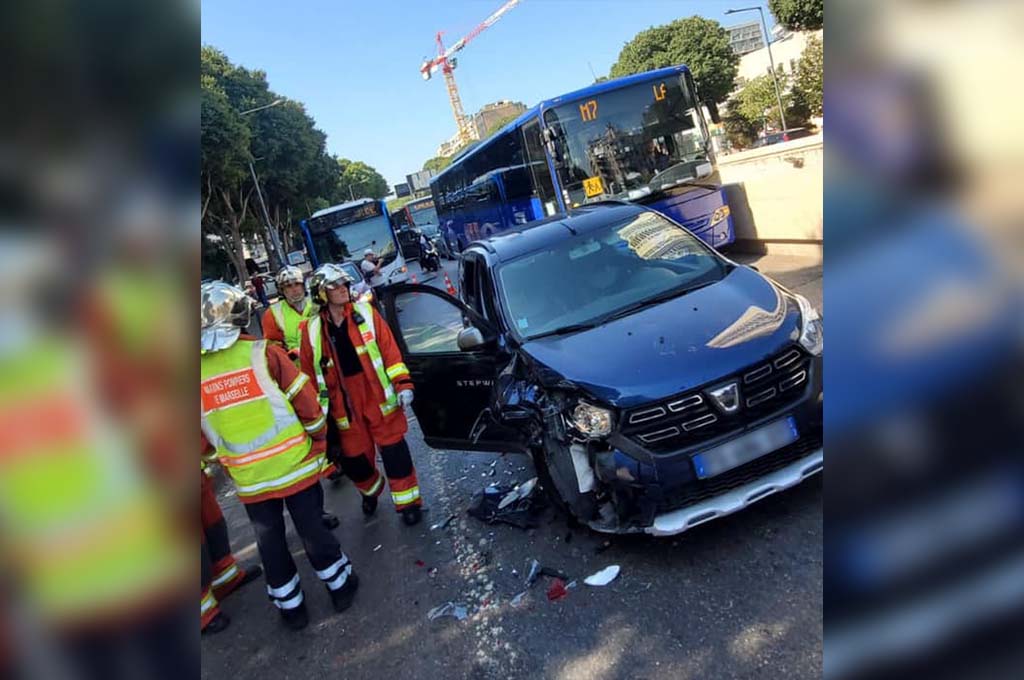Marseille : Au volant d'une voiture volée, il fuit la BAC et percute quatre véhicules en circulation