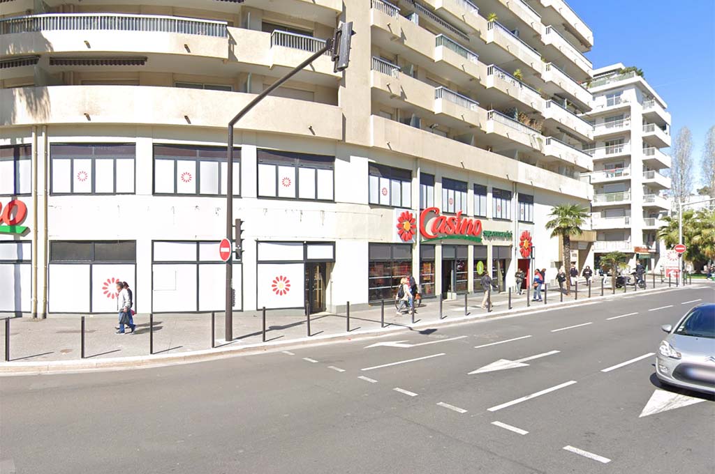 Nice : Une femme tente de mettre fin à une altercation dans la rue, elle est poignardée au visage