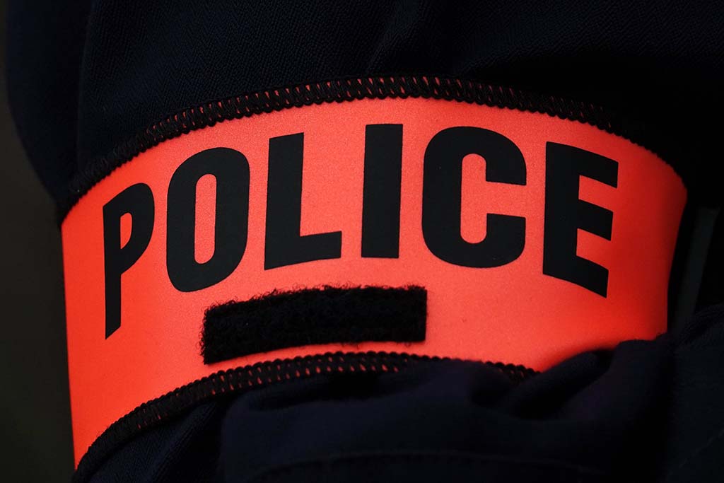Paris : Un commissaire de police hors service violemment agressé en tentant d'arrêter des voleurs