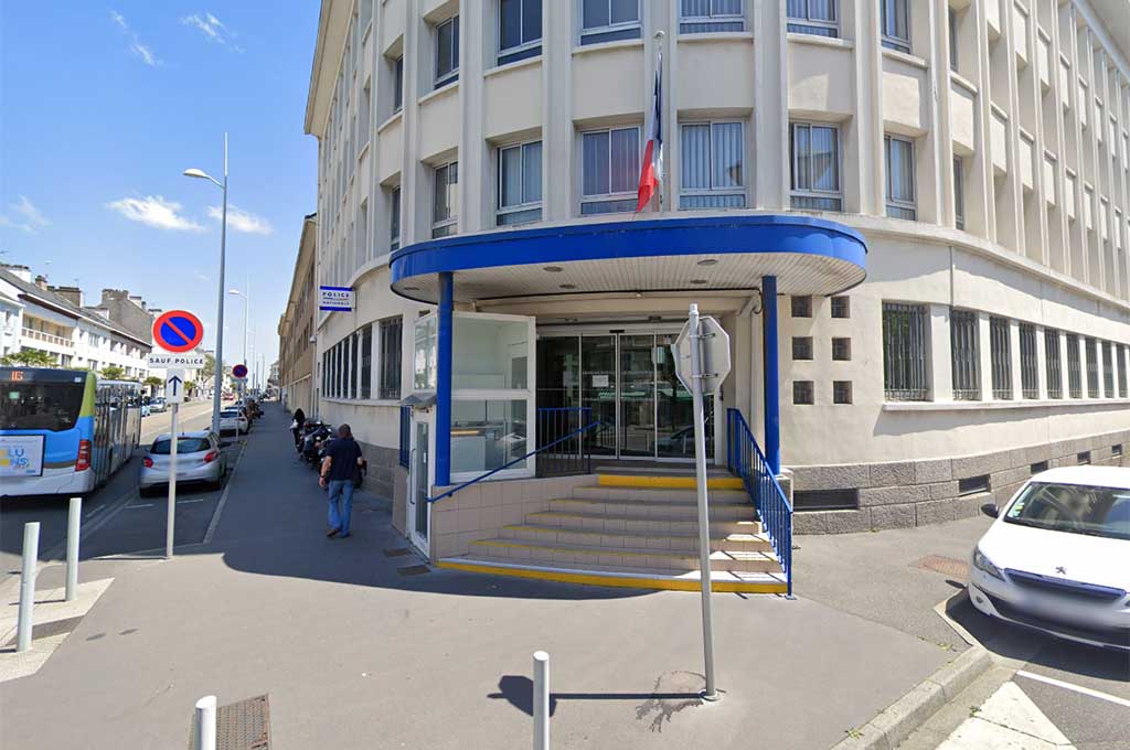 Saint-Nazaire : Un mineur entre dans le commissariat et braque un policier avec un pistolet