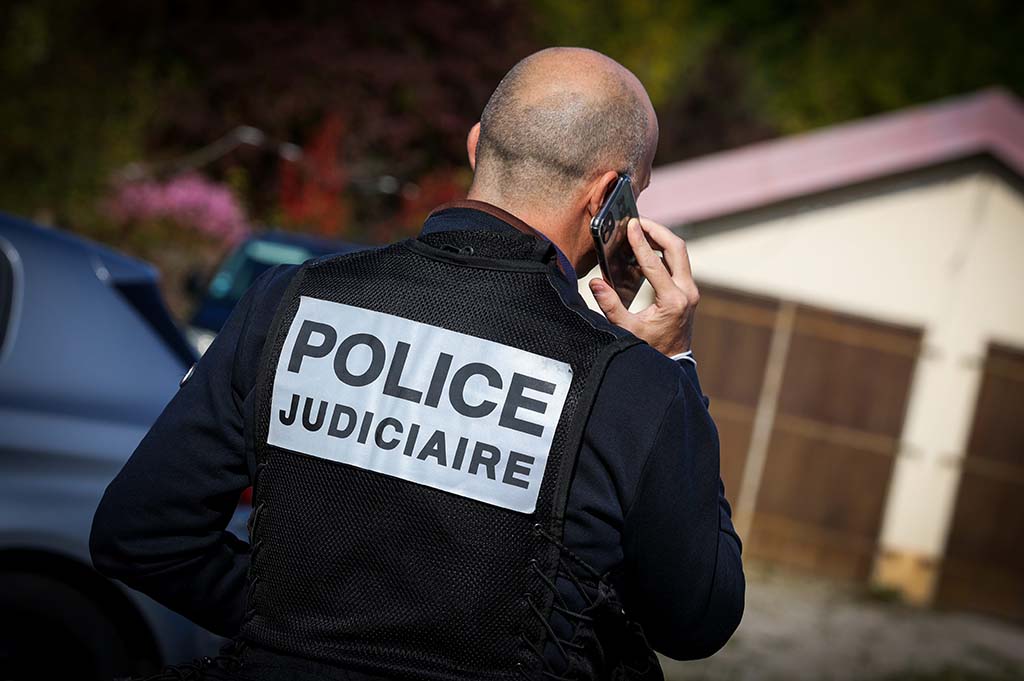 Val-de-Marne : Condamné pour détention de drogue et d'armes, un officier de police reprend son poste au SDPJ