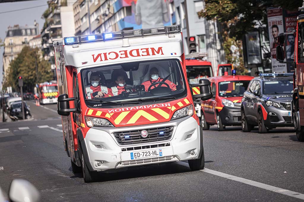 Accident d'autocar à Paris : un mort et 19 blessés légers